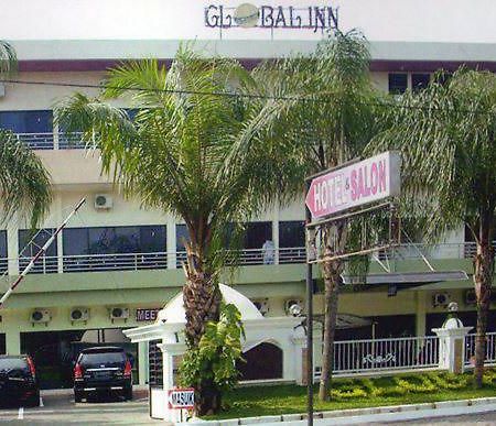 Global Inn Keluarga Sedati Exterior photo